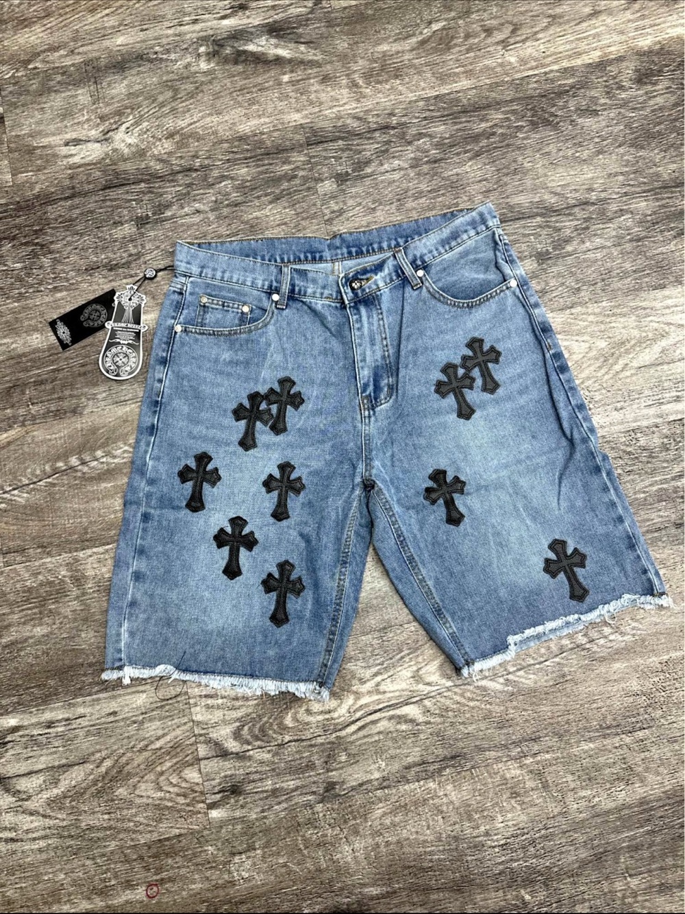 Chrome hearts jorts /shorts size 36 unisex but it’s for men